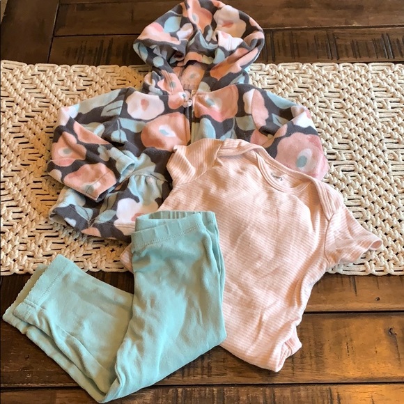 Carter's 3 piece outfit EUC size 12 months fleece - Picture 1 of 3